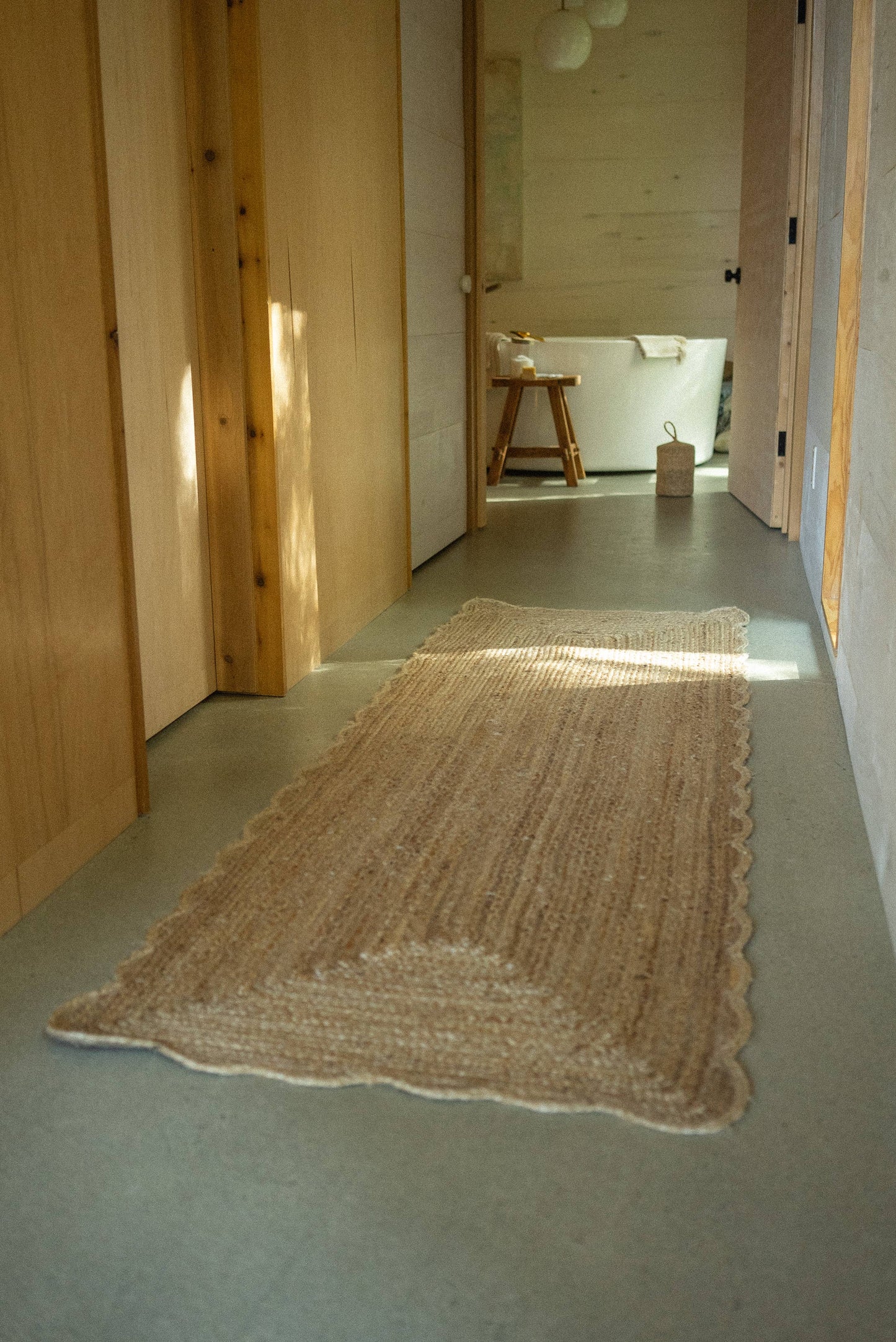 Scalloped Jute Rug - 2.5' x 8'