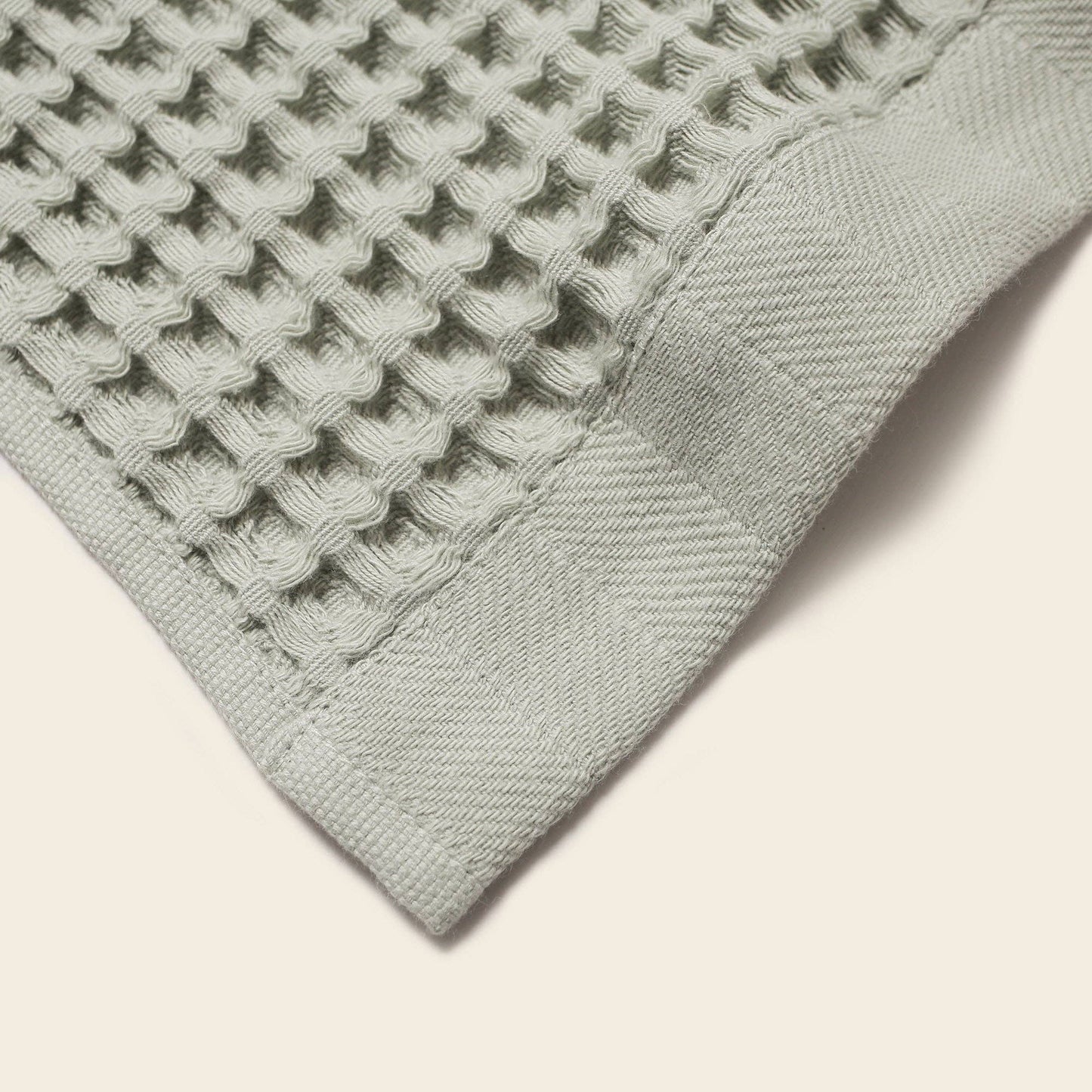Organic Weightless Waffle Bath Towel: Aloe / Individual