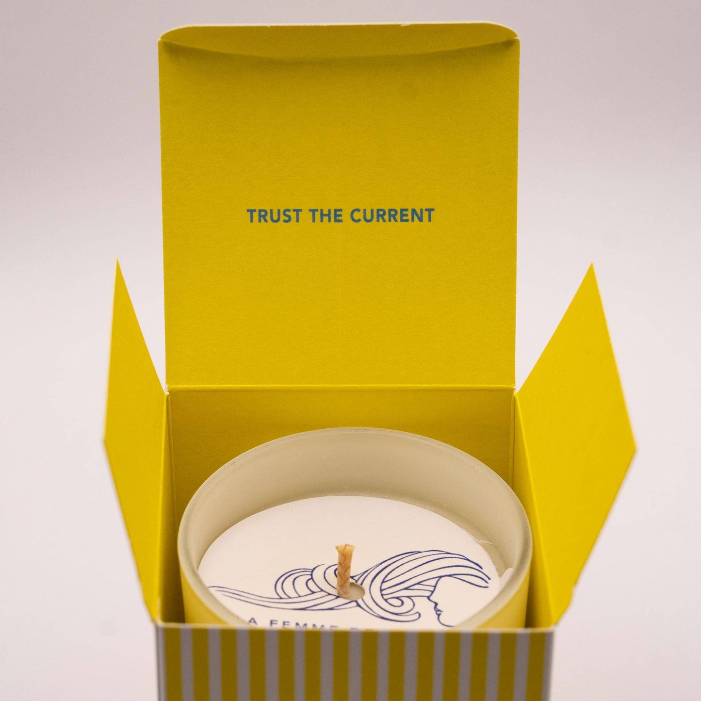 BEACH CANDLE "Trust the current" - 8 oz