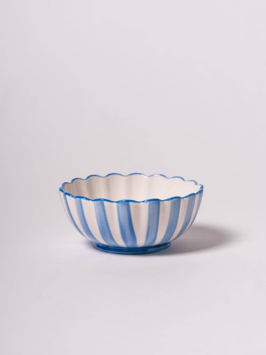 Kinsey Scallop Dessert Bowl (Blue): "plus s'il vous plaît"