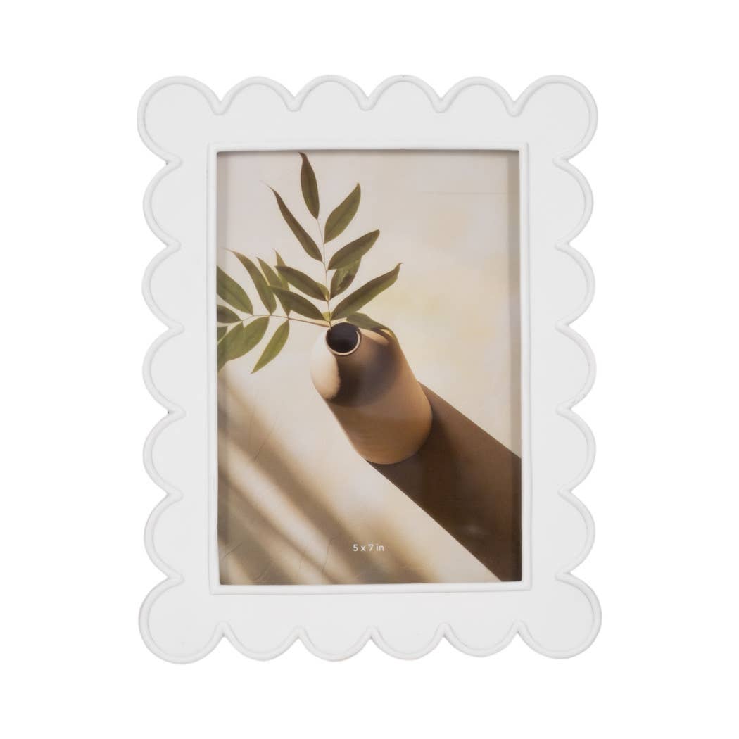 Resin Scallop Edge Decorative Photo Frame - White, 5x7 in.