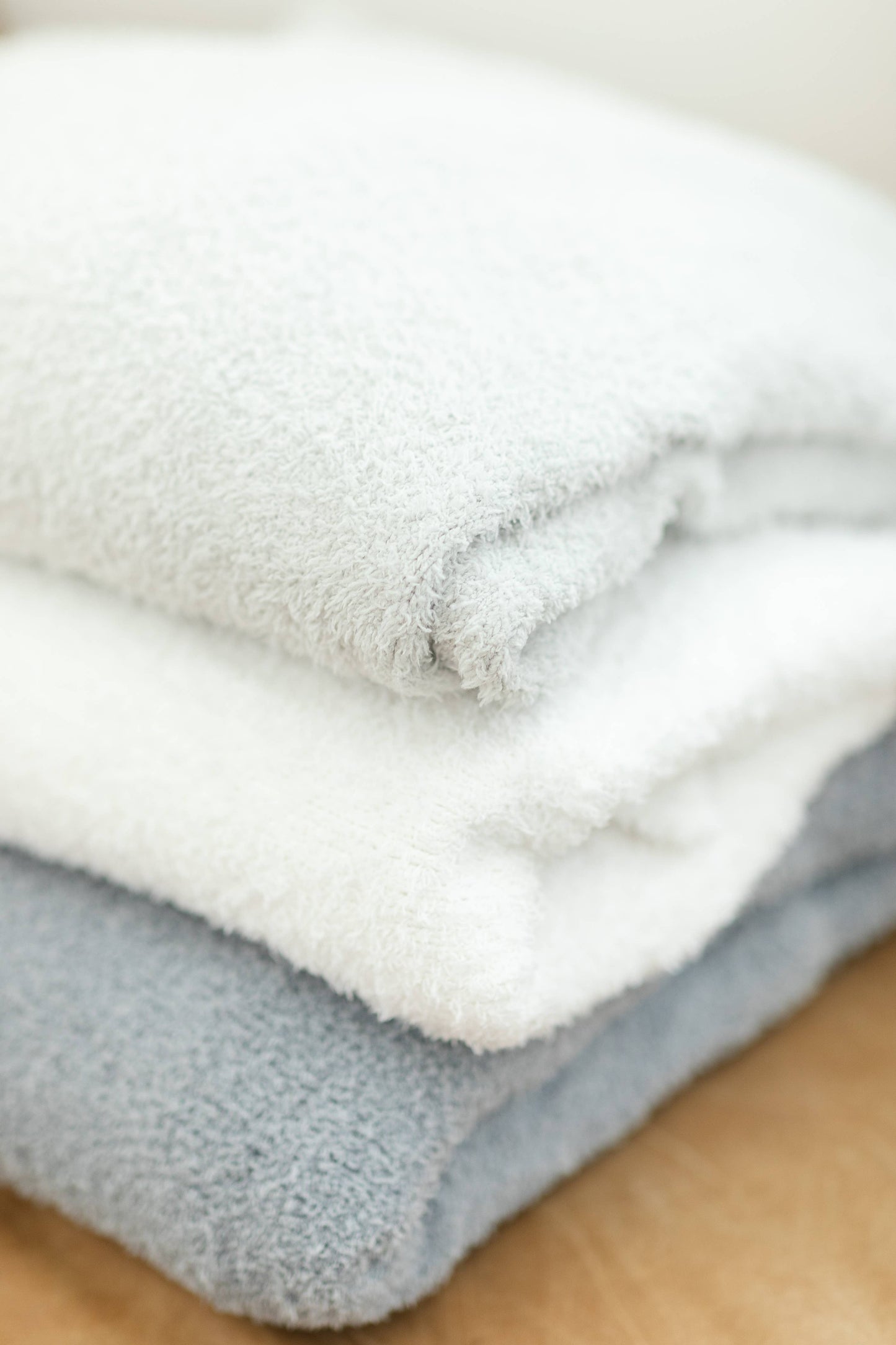 Cozy Threads Bamboo Lightweight Cooling Blanket Throw, Cream