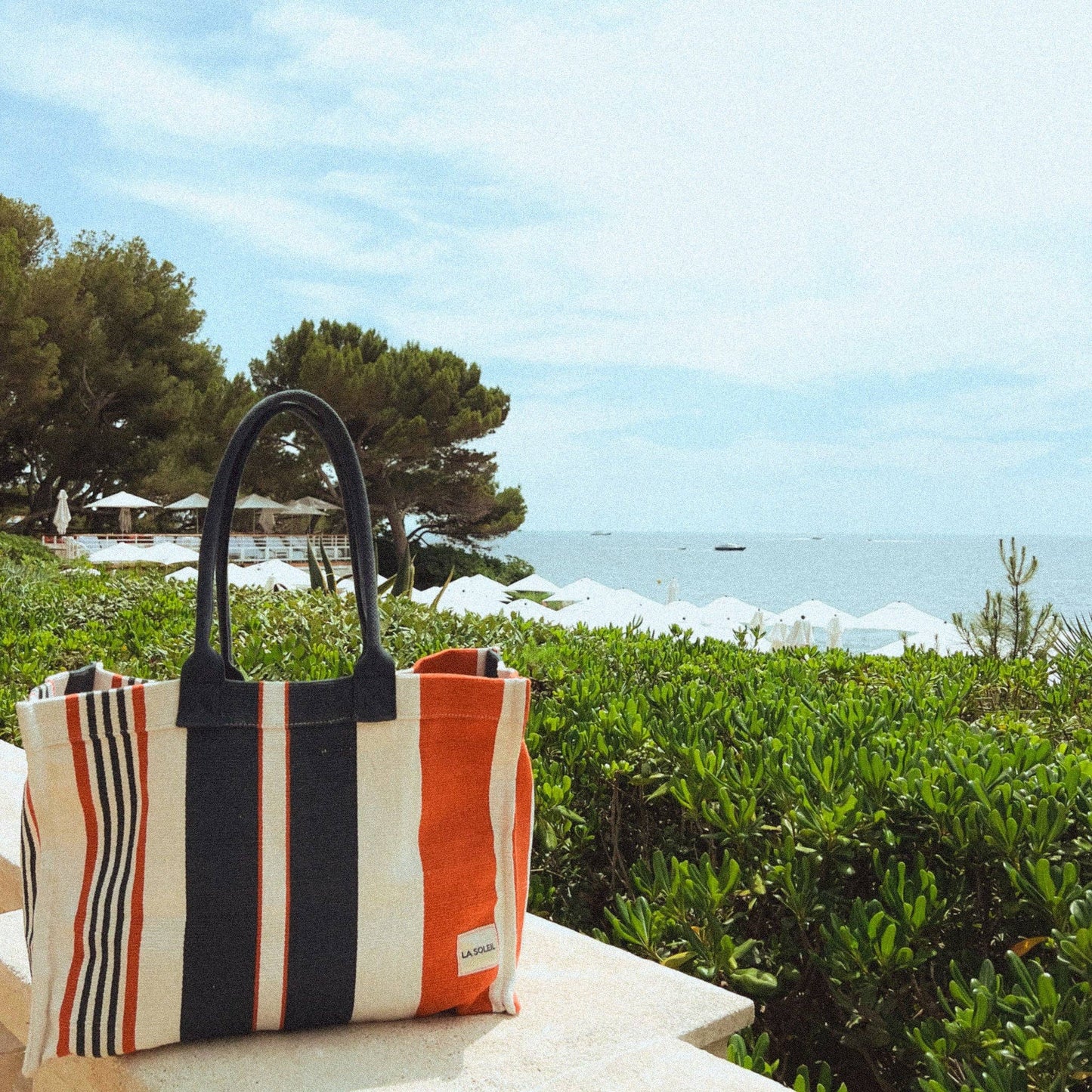 Voyage Signature Large Tote Bag