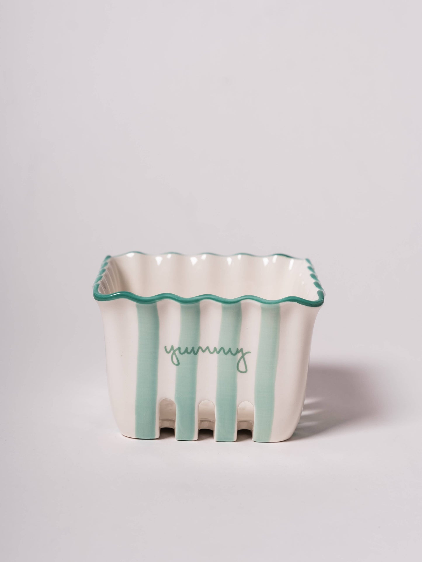 Kinsey Scallop Large Berry Basket (Green): "yummy"