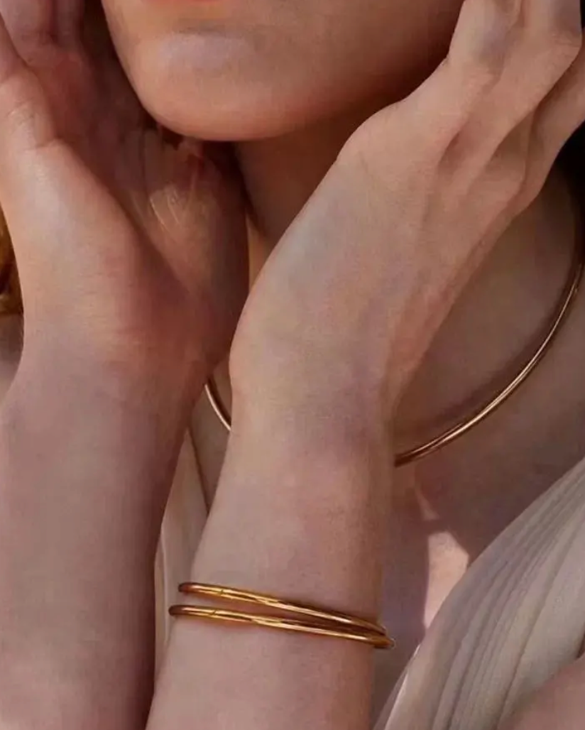 Sofia-Hinge Bangle - 14K Gold Steel: Yellow Gold