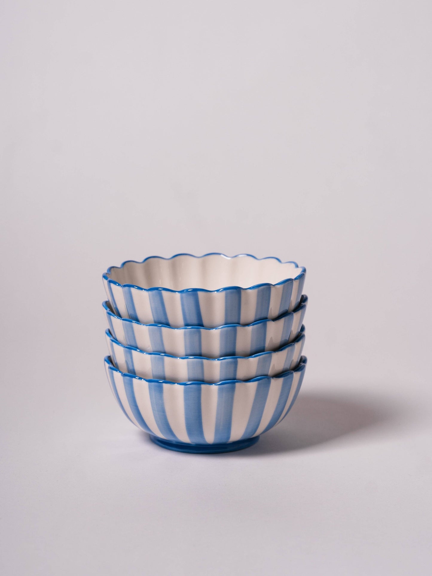 Kinsey Scallop Dessert Bowl (Blue): "plus s'il vous plaît"