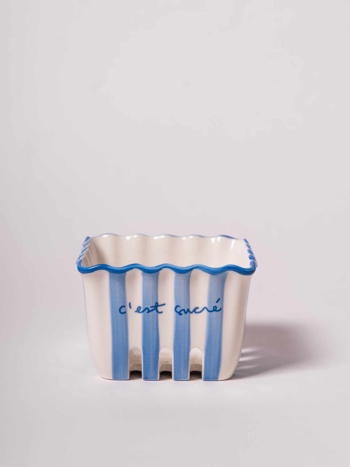 Kinsey Scallop Large Berry Basket (Blue): "c'est du sucre"