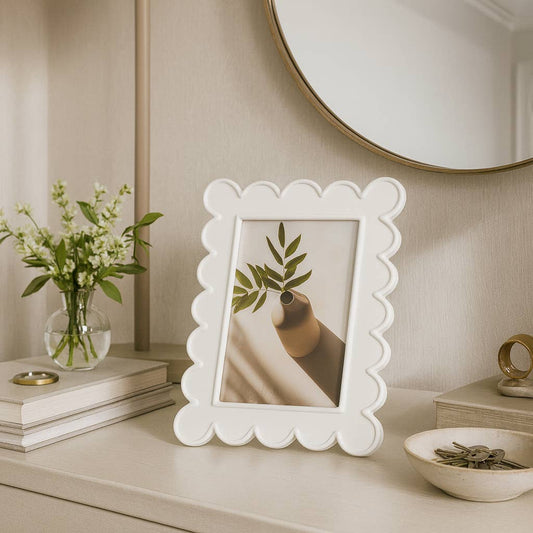 Resin Scallop Edge Decorative Photo Frame - White, 5x7 in.